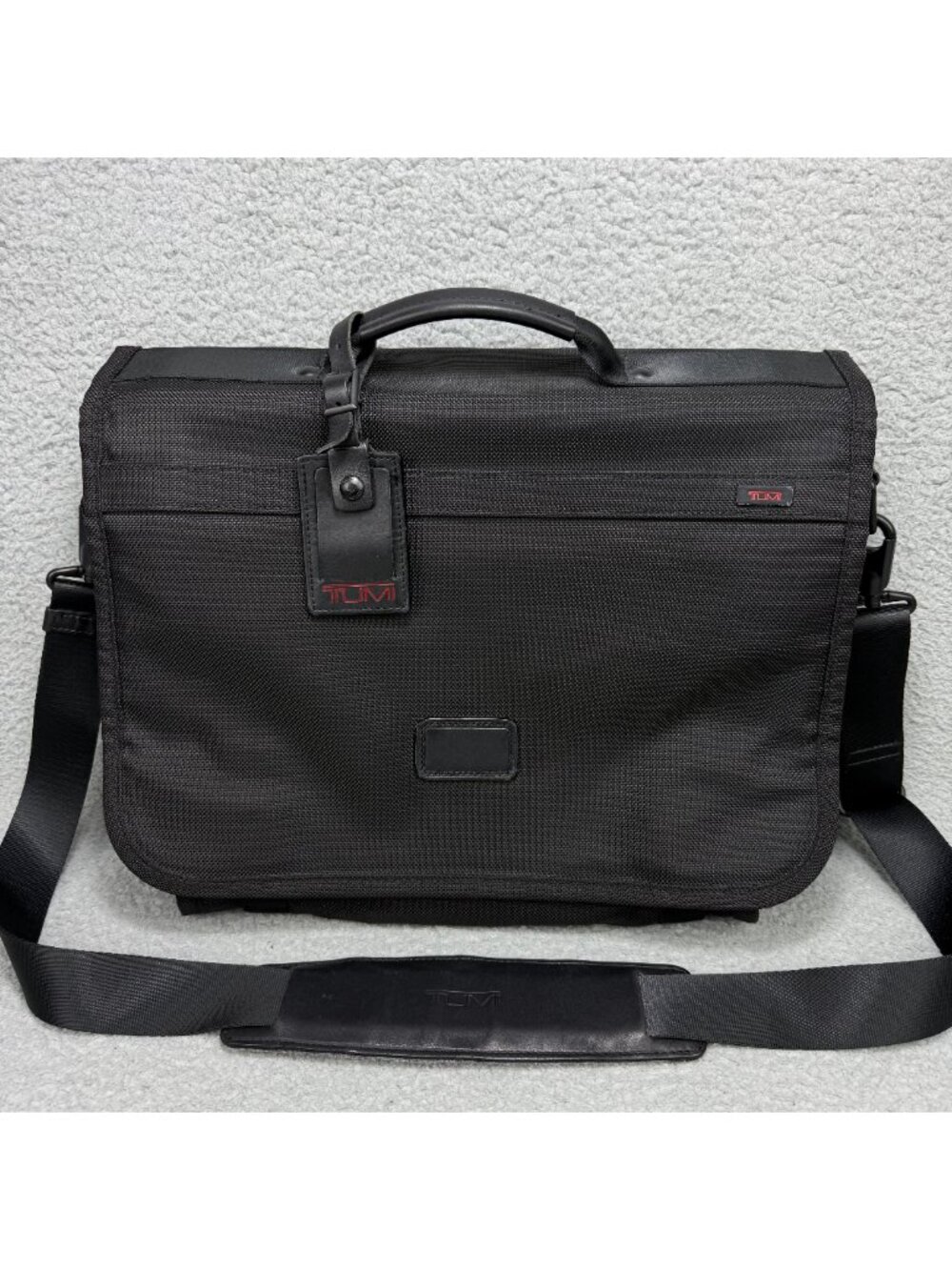 Tumi Bag Medium Black Alpha Laptop Messenger Slim Expandable Briefcase Crossbody